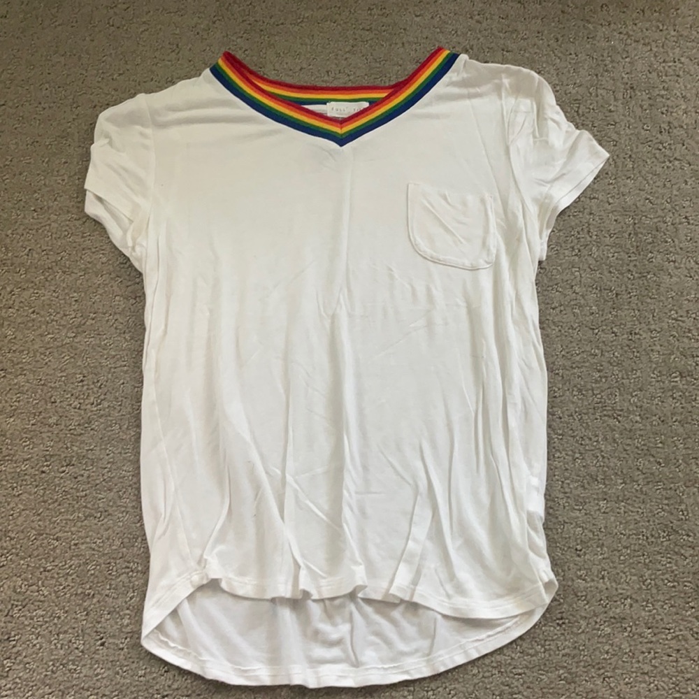 Tilly’s white t-shirt w/ rainbow collar//XL